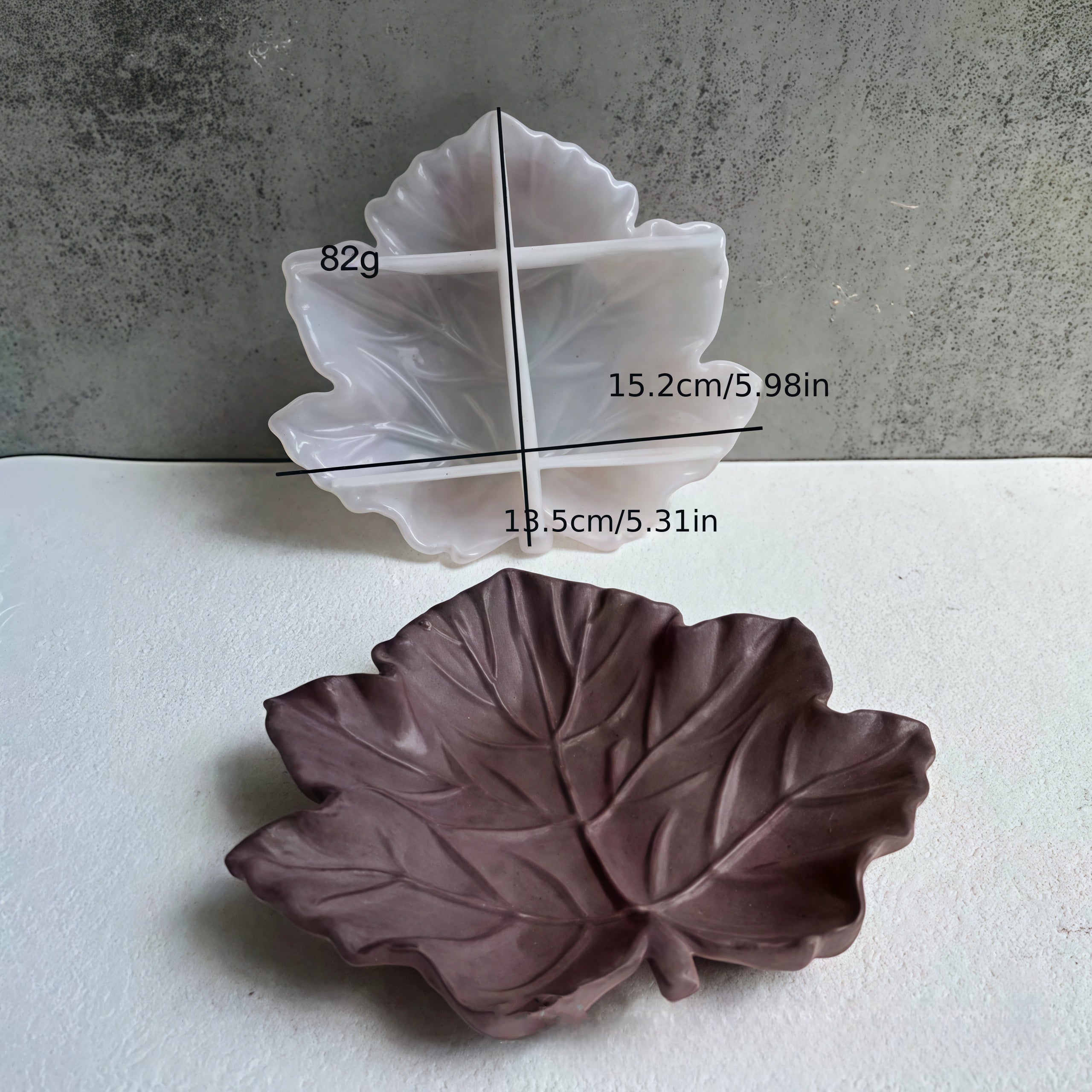 1pc of Gray Clay Resin Mold in The Shape of a Maple Leaf, Large Silicone Tray Resin Casting Mold for Jewelry Containers, Artistic Resin Coasters, Board Tray Silicone Molds