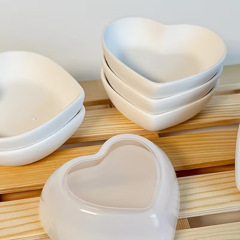 Heart-Shaped Silicone Molds for Gifts And Crafting Projects, Suitable for Casting with Cement, Epoxy Resin, Plaster, And Candle Cups